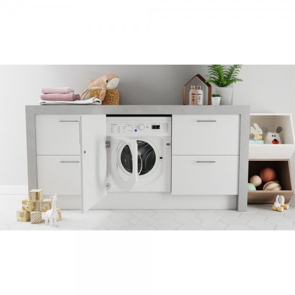Mquina de lavar e secar roupa de encastre Indesit BI WDIL 861284 EU