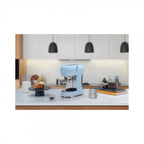 Mquina de Caf Expresso SMEG ECF02PBEU