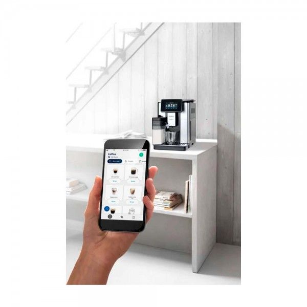 Mquina de caf DeLonghi ECAM610.55.SB