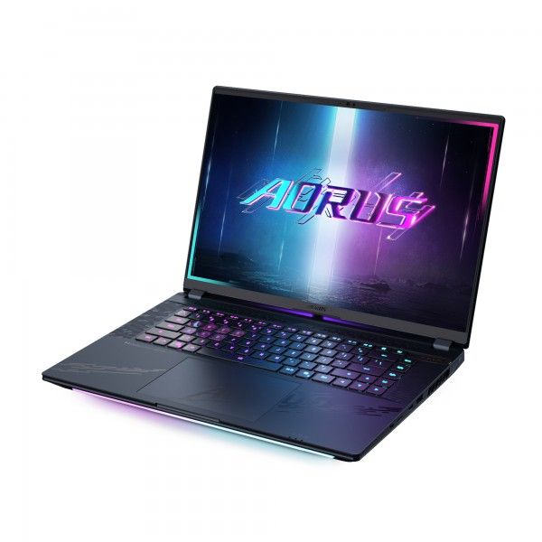 Porttil Gigabyte AORUS Master 16 BZHC6PTE64SP