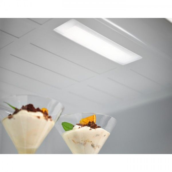 Frigor�fico Combinado ELECTROLUX LNT5ME32W1