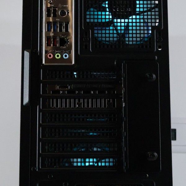 COMPUTADOR GAMING INVICTUS V8
