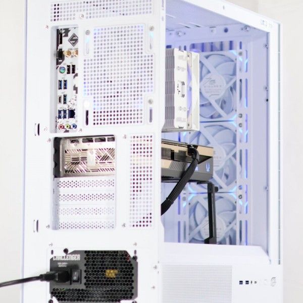 COMPUTADOR GAMING INVICTUS V9