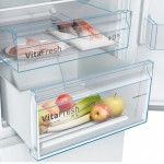 Frigor�fico Combinado BOSCH KGN39VWEB