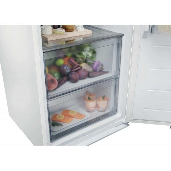 Frigor�fico sem Congelador de Encastre CANDY CML 5518EVW4