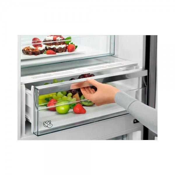 Frigor�fico Combinado AEG RCB636E4MX