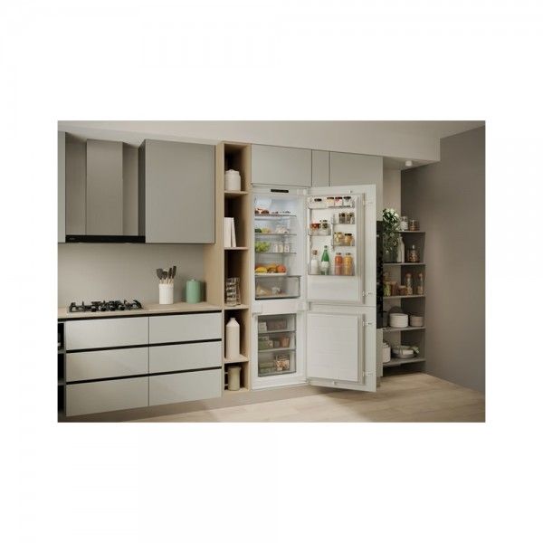 Frigor�fico Combinado de Encastre CANDY CNBQL3518EV