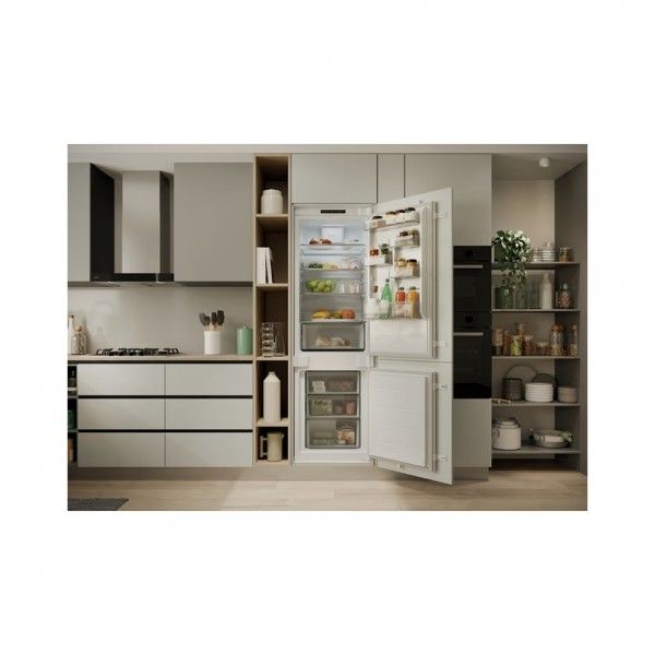 Frigor�fico Combinado de Encastre CANDY CNBQL3518EV