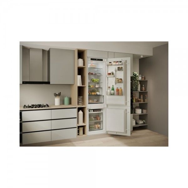 Frigor�fico Combinado de Encastre CANDY CNBQT3519EW