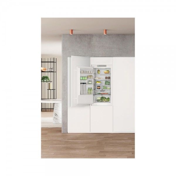 Frigor�fico combinado de encastre Whirlpool WHC18 T322