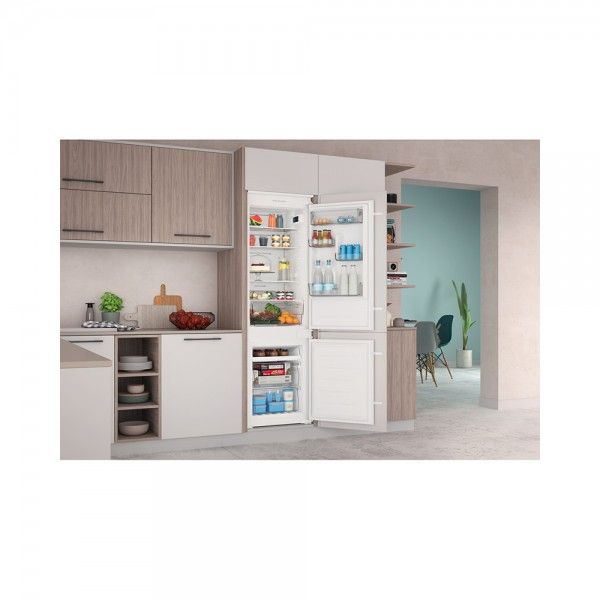 Frigor�fico Combinado de Encastre INDESIT INC18 T112