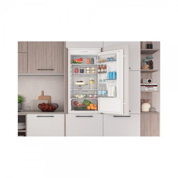 Frigor�fico Combinado de Encastre INDESIT INC18 T112