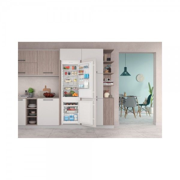 Frigor�fico Combinado de Encastre INDESIT INC18 T112