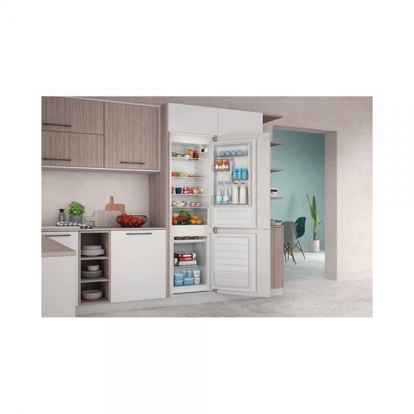 Frigor�fico Combinado de Encastre INDESIT INC18D011A1 LH