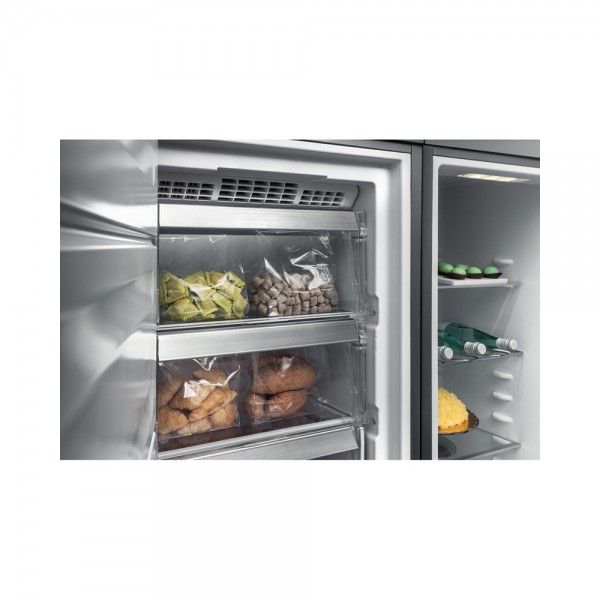 Arca Vertical HOTPOINT UH8 F3D XI