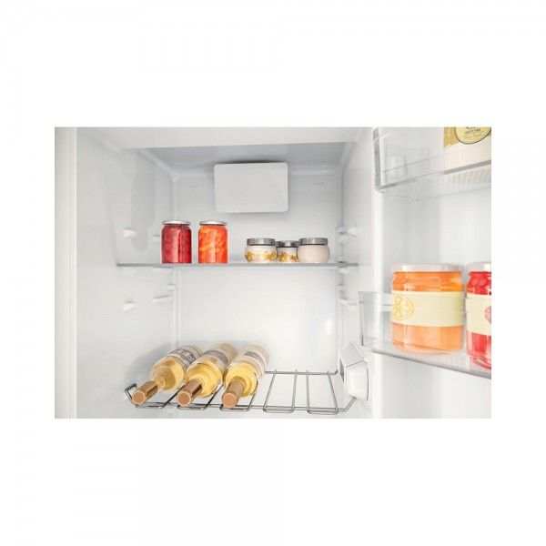 Frigor�fico sem Congelador de Encastre HOTPOINT HASD18A011A1