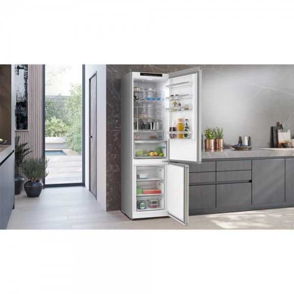 Frigor�fico Combinado SIEMENS KG39NVIBG