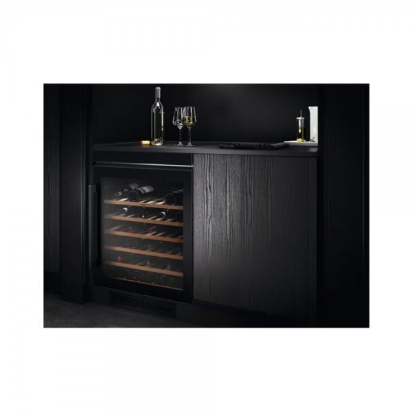 Cave de Vinho de Encastre AEG AWS4052B5B