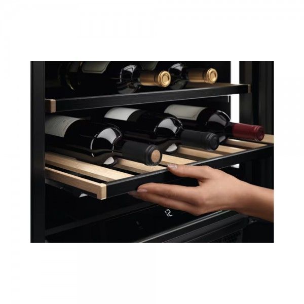 Cave de Vinho de Encastre AEG AWS4052B5B